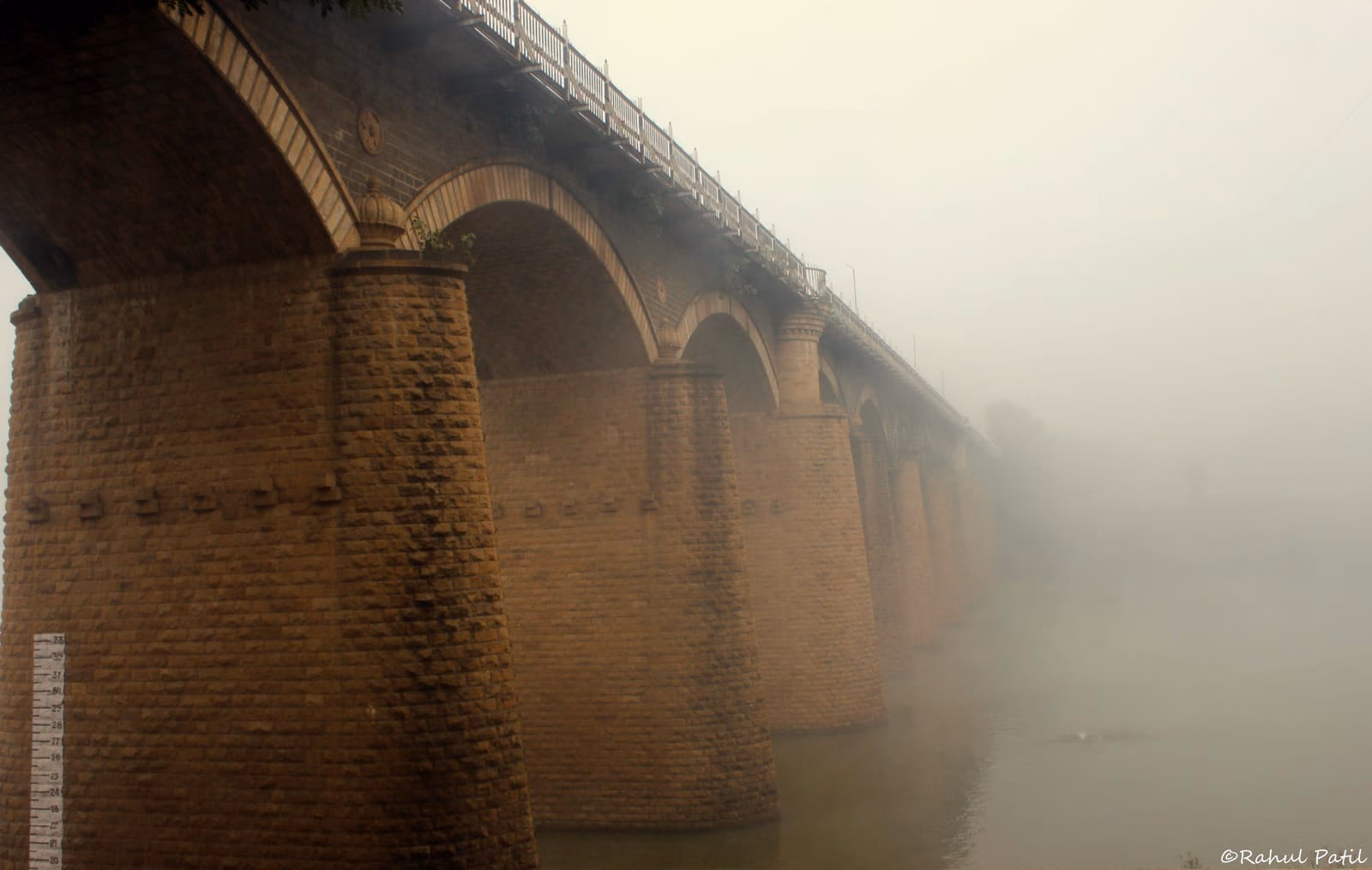 The Irwin Bridge carrying the road across the wide Krishna river at Sangli.